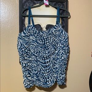#412 size 4 torrid NWT teal and White Ruched Zebra Print Women's Top